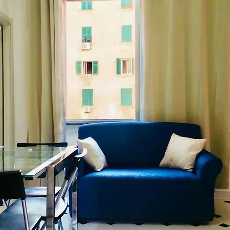 Cozy 2 Bedroom Flat 5 Minutes Walk From Station *