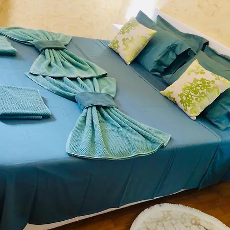 Apartament Cozy 2 Bedroom Flat 5 Minutes Walk From Station Genua