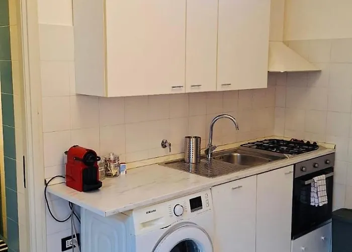 Cozy 2 Bedroom Flat 5 Minutes Walk From Station Lägenhet *