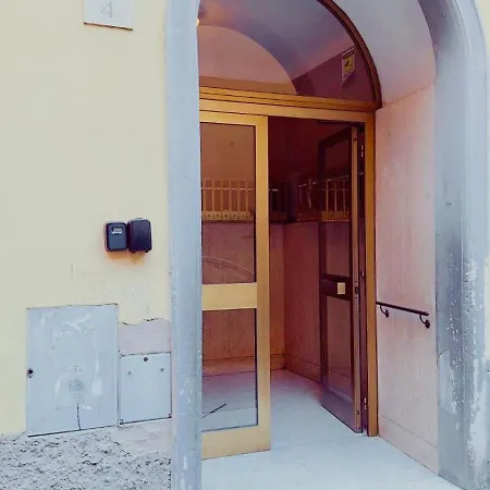 Cozy 2 Bedroom Flat 5 Minutes Walk From Station Lejlighed