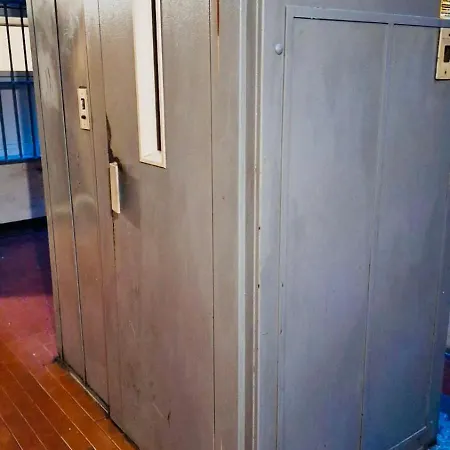 Cozy 2 Bedroom Flat 5 Minutes Walk From Station *