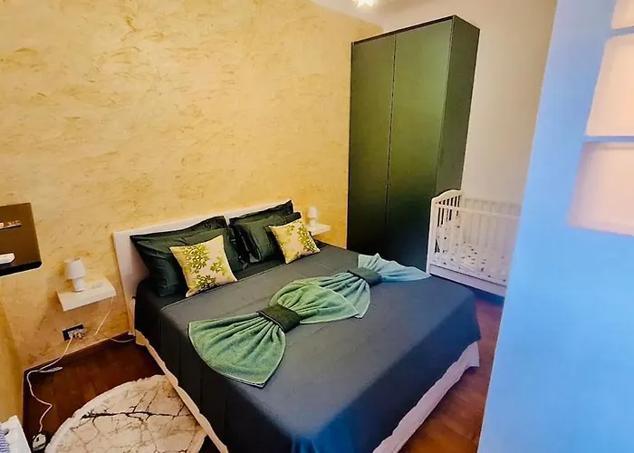 Cozy 2 Bedroom Flat 5 Minutes Walk From Station * ג'נובה