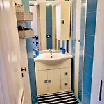 Cozy 2 Bedroom Flat 5 Minutes Walk From Station דירה ג'נובה