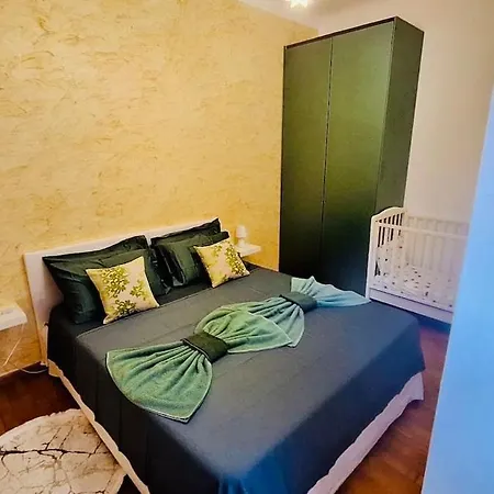 Cozy 2 Bedroom Flat 5 Minutes Walk From Station * ג'נובה
